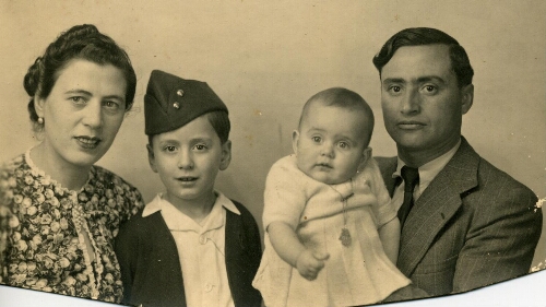 Photo de famille. Rachel, Jacques, Ida-Inès, Ménahem